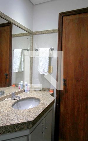 Apartamento à venda com 189m², 3 quartos e 2 vagasBanheiro da Suíte