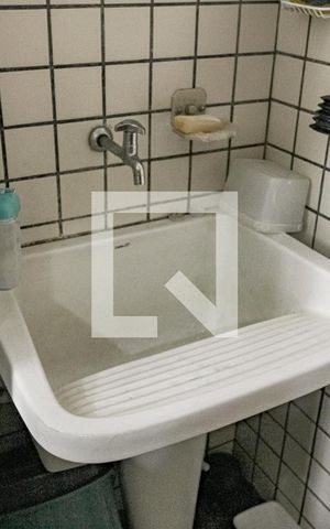 Apartamento à venda com 202m², 4 quartos e 3 vagas Apartamento à venda com 202m², 4 quartos e 3 vagasÁrea de Serviço