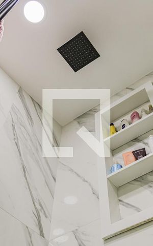 Apartamento à venda com 202m², 4 quartos e 3 vagas Apartamento à venda com 202m², 4 quartos e 3 vagasBanheiro Social