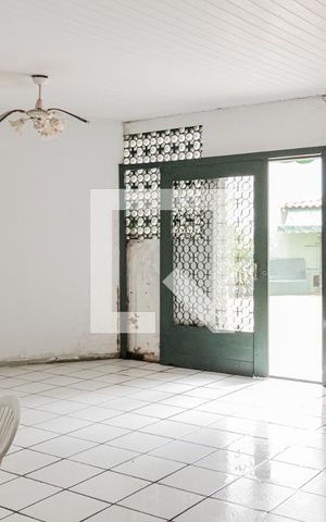 Apartamento à venda com 202m², 4 quartos e 3 vagas Apartamento à venda com 202m², 4 quartos e 3 vagasÁrea comum - Salão de festas