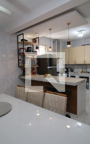 Casa à venda com 268m², 3 quartos e 1 vagaCozinha e Copa