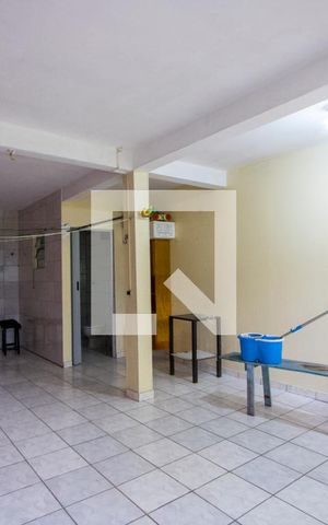 Casa à venda com 200m², 3 quartos e 2 vagas Casa à venda com 200m², 3 quartos e 2 vagasÁrea de serviço/Salão de festas