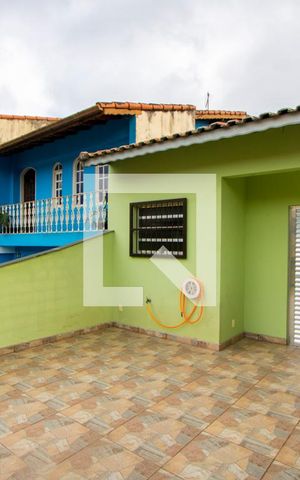 Casa à venda com 200m², 3 quartos e 2 vagas Casa à venda com 200m², 3 quartos e 2 vagasVaranda Suíte