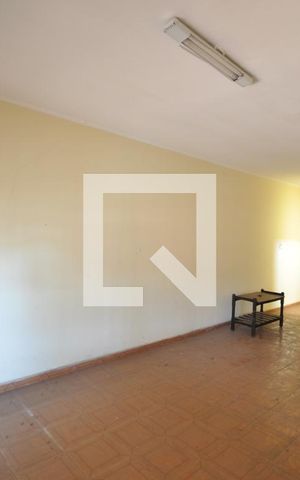 Casa à venda com 250m², 3 quartos e 1 vagaSala