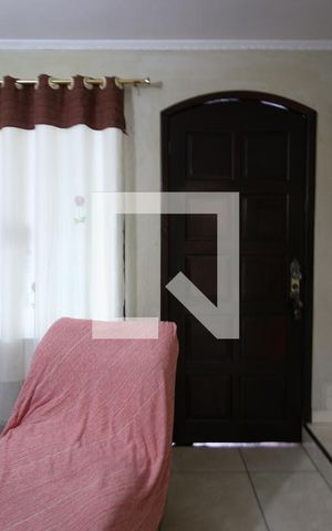 Casa à venda com 150m², 3 quartos e 2 vagasSala