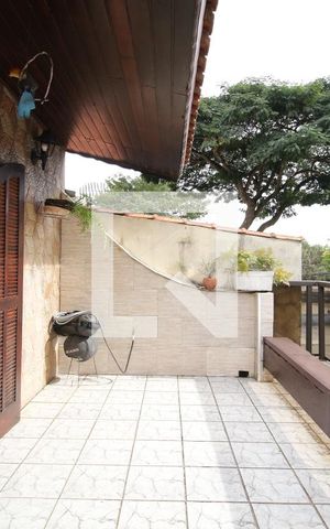Casa à venda com 150m², 3 quartos e 2 vagasVaranda do quarto 2