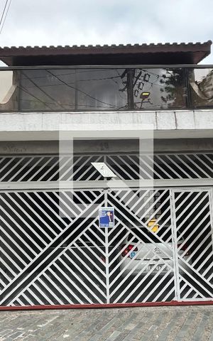 Casa à venda com 150m², 3 quartos e 2 vagas Casa à venda com 150m², 3 quartos e 2 vagasFachada