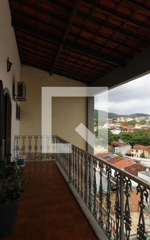 Casa de condomínio à venda com 480m², 4 quartos e 3 vagasVaranda que comunica o quarto 1 a suíte 1