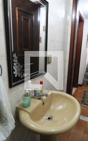 Casa de condomínio à venda com 480m², 4 quartos e 3 vagasLavabo