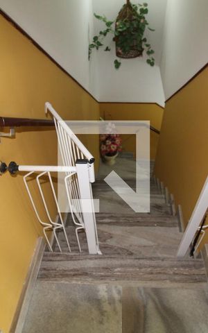 Casa de condomínio à venda com 480m², 4 quartos e 3 vagasEscada para a churrasqueira, sauna e piscina