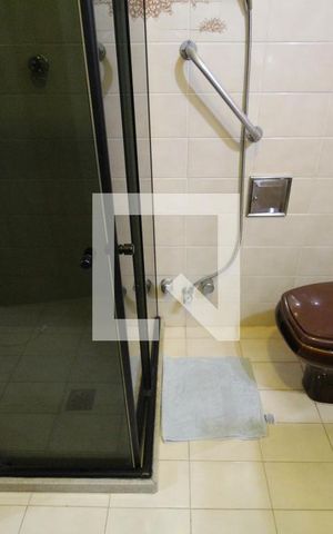 Casa de condomínio à venda com 480m², 4 quartos e 3 vagasBanheiro da suíte 2