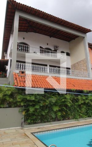 Casa de condomínio à venda com 480m², 4 quartos e 3 vagasPiscina