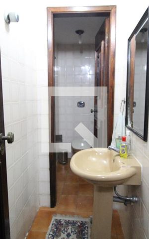 Casa de condomínio à venda com 480m², 4 quartos e 3 vagasLavabo