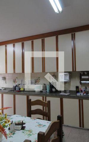 Casa de condomínio à venda com 480m², 4 quartos e 3 vagasCozinha