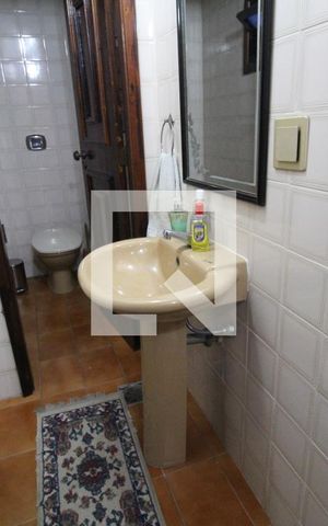 Casa de condomínio à venda com 480m², 4 quartos e 3 vagasLavabo