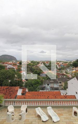 Casa de condomínio à venda com 480m², 4 quartos e 3 vagasVaranda da sala - Vista