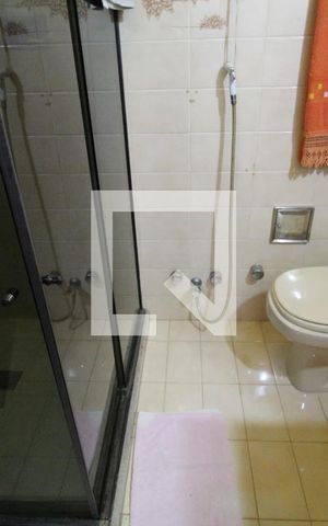 Casa de condomínio à venda com 480m², 4 quartos e 3 vagasBanheiro social