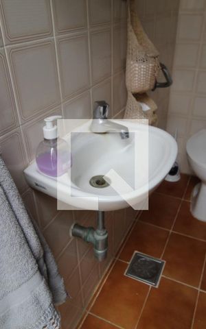 Casa de condomínio à venda com 480m², 4 quartos e 3 vagasÁrea de serviço - Banheiro
