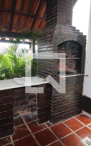 Casa de condomínio à venda com 480m², 4 quartos e 3 vagasChurrasqueira