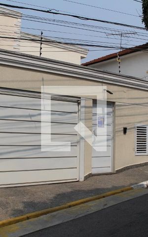 Casa à venda com 62m², 2 quartos e 2 vagasFachada