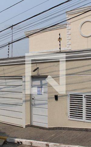 Casa à venda com 62m², 2 quartos e 2 vagasFachada
