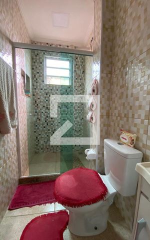 Casa à venda com 110m², 3 quartos e 1 vaga Casa à venda com 110m², 3 quartos e 1 vagaBanheiro social