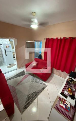Casa à venda com 110m², 3 quartos e 1 vaga Casa à venda com 110m², 3 quartos e 1 vagaSala