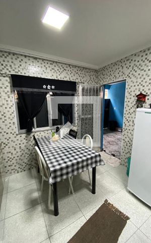 Casa à venda com 110m², 3 quartos e 1 vaga Casa à venda com 110m², 3 quartos e 1 vagaCozinha