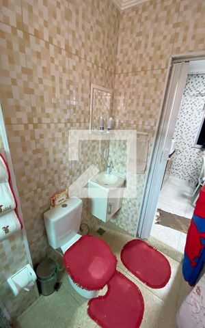 Casa à venda com 110m², 3 quartos e 1 vaga Casa à venda com 110m², 3 quartos e 1 vagaBanheiro social