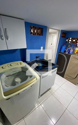 Casa à venda com 110m², 3 quartos e 1 vaga Casa à venda com 110m², 3 quartos e 1 vagaÁrea de serviço