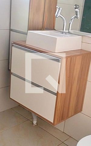 Apartamento à venda com 70m², 2 quartos e 1 vaga Apartamento à venda com 70m², 2 quartos e 1 vagaBanheiro