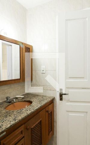 Apartamento à venda com 80m², 2 quartos e sem vagaBanheiro