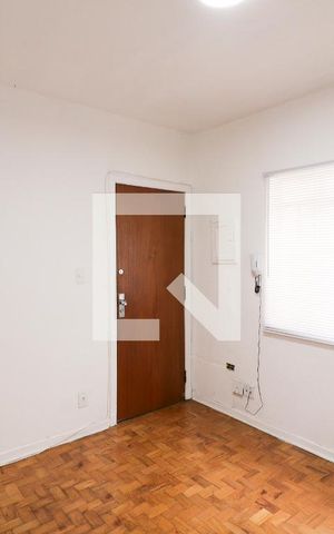 Apartamento à venda com 80m², 2 quartos e sem vagaSala