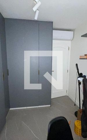 Apartamento à venda com 130m², 2 quartos e 2 vagas Apartamento à venda com 130m², 2 quartos e 2 vagasEscritório