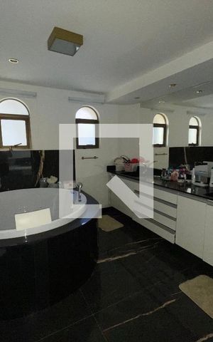Apartamento à venda com 130m², 2 quartos e 2 vagas Apartamento à venda com 130m², 2 quartos e 2 vagasBanheiro da Suíte