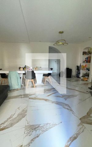 Apartamento à venda com 130m², 2 quartos e 2 vagas Apartamento à venda com 130m², 2 quartos e 2 vagasSala