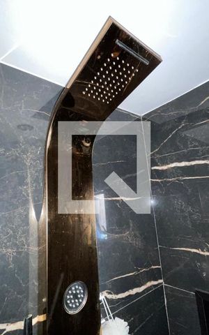 Apartamento à venda com 130m², 2 quartos e 2 vagas Apartamento à venda com 130m², 2 quartos e 2 vagasBanheiro da Suíte
