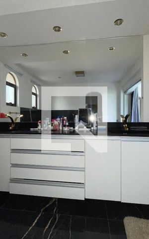 Apartamento à venda com 130m², 2 quartos e 2 vagas Apartamento à venda com 130m², 2 quartos e 2 vagasBanheiro da Suíte