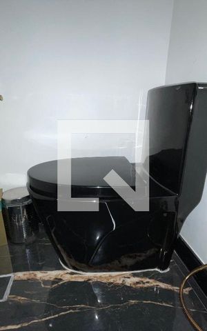 Apartamento à venda com 130m², 2 quartos e 2 vagas Apartamento à venda com 130m², 2 quartos e 2 vagasBanheiro da Suíte