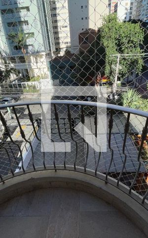 Apartamento à venda com 130m², 2 quartos e 2 vagas Apartamento à venda com 130m², 2 quartos e 2 vagasVaranda da suíte