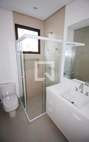 Casa à venda com 450m², 4 quartos e 4 vagasBanheiro da Suíte 4