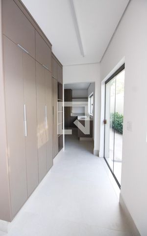 Casa à venda com 450m², 4 quartos e 4 vagasÁrea de Serviço