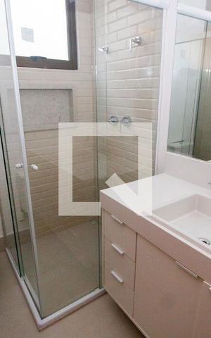 Casa à venda com 450m², 4 quartos e 4 vagasBanheiro da Suíte 4