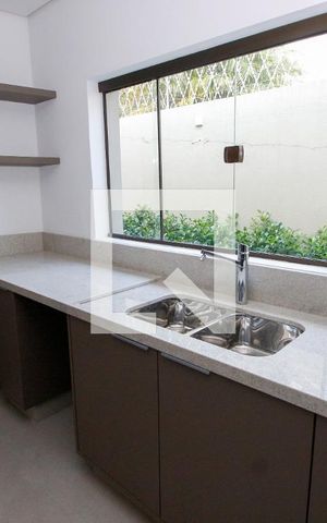 Casa à venda com 450m², 4 quartos e 4 vagasCozinha