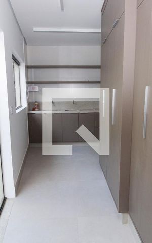 Casa à venda com 450m², 4 quartos e 4 vagasÁrea de Serviço