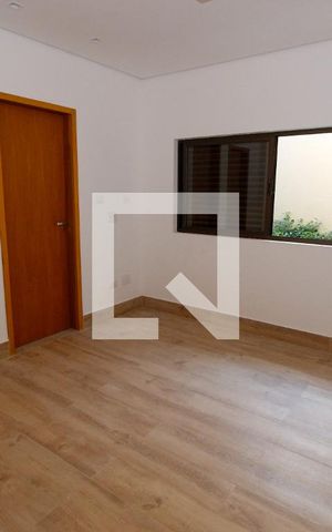 Casa à venda com 450m², 4 quartos e 4 vagasSuíte 1