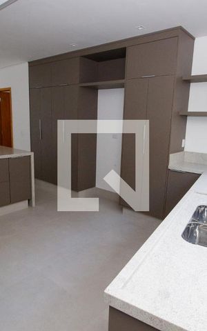 Casa à venda com 450m², 4 quartos e 4 vagasCozinha
