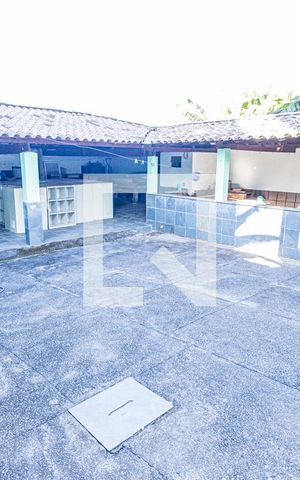Casa à venda com 348m², 4 quartos e 10 vagas Casa à venda com 348m², 4 quartos e 10 vagasQuintal