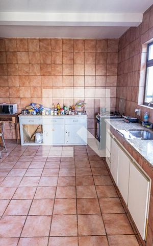 Casa à venda com 348m², 4 quartos e 10 vagas Casa à venda com 348m², 4 quartos e 10 vagasCozinha