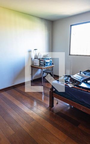 Casa à venda com 348m², 4 quartos e 10 vagas Casa à venda com 348m², 4 quartos e 10 vagasQuarto 3